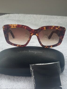 Salvatore Ferragamo Tortoiseshell Frame Sunglasses with Brown Gradient Lenses